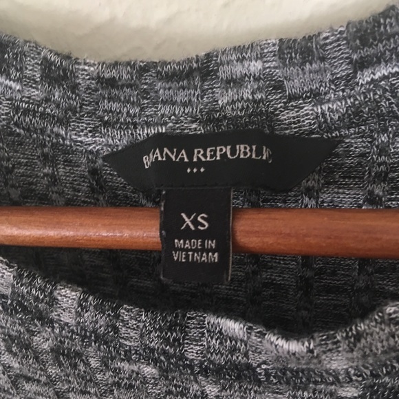 Super Soft Banana Republic Gray Heathered Tank Top - Picture 5 of 5